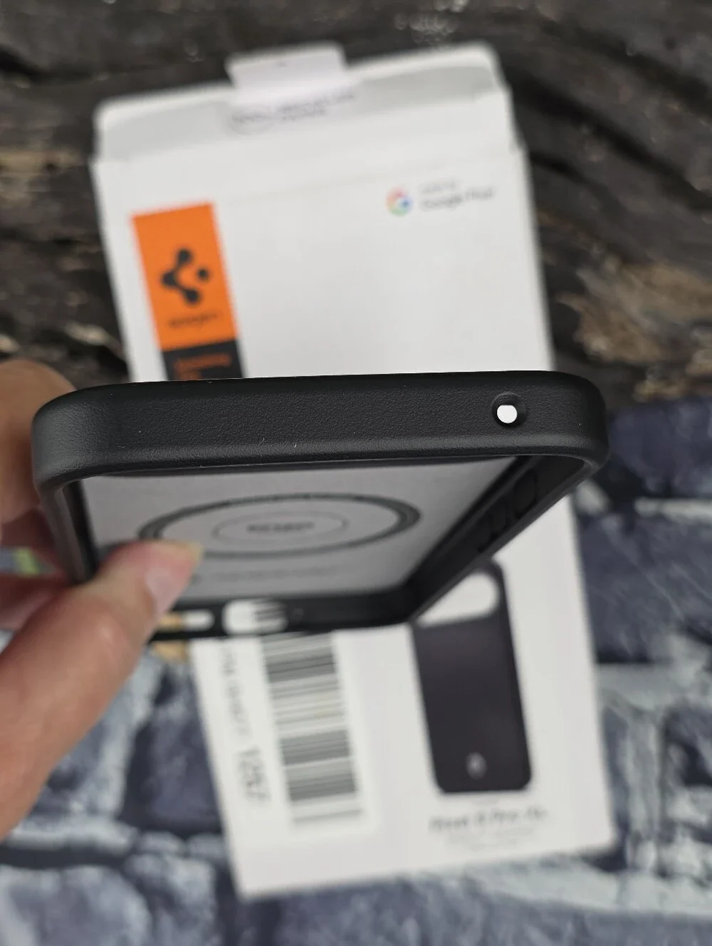 Spigen go out